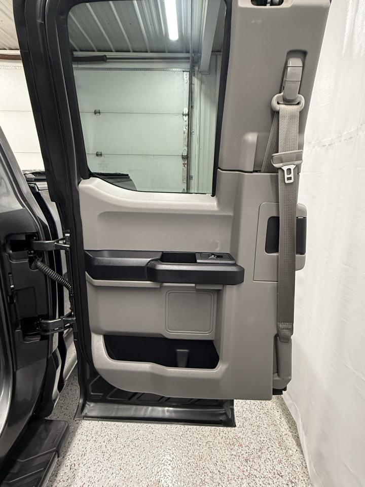 2015 Ford F-150 Lariat - Photo 15
