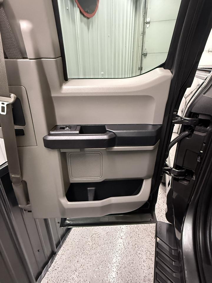 2015 Ford F-150 Lariat - Photo 16