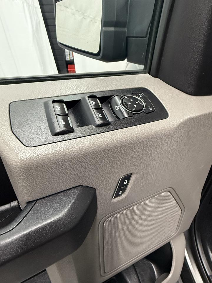 2015 Ford F-150 Lariat - Photo 17