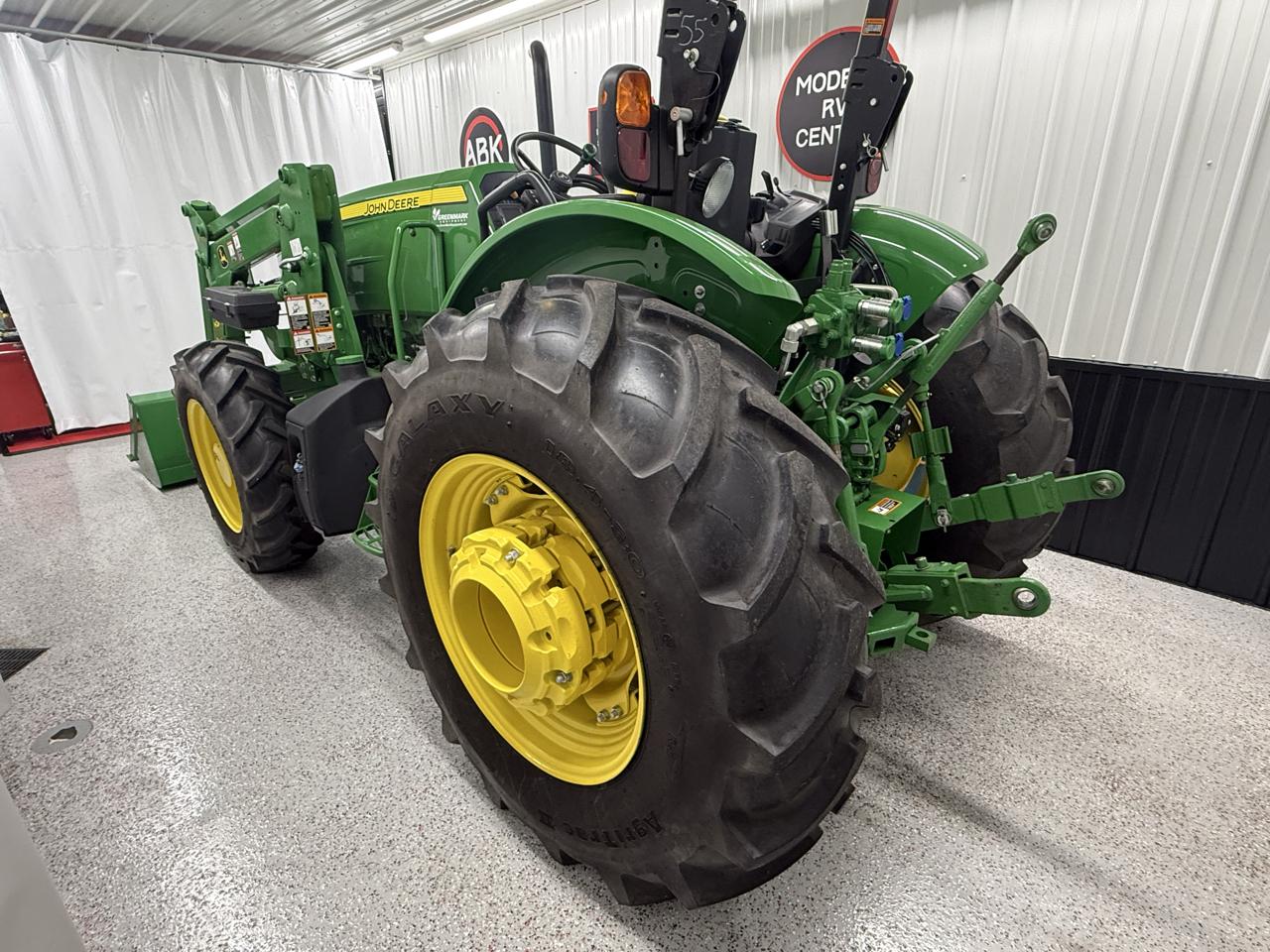 John Deere 5100E  2015