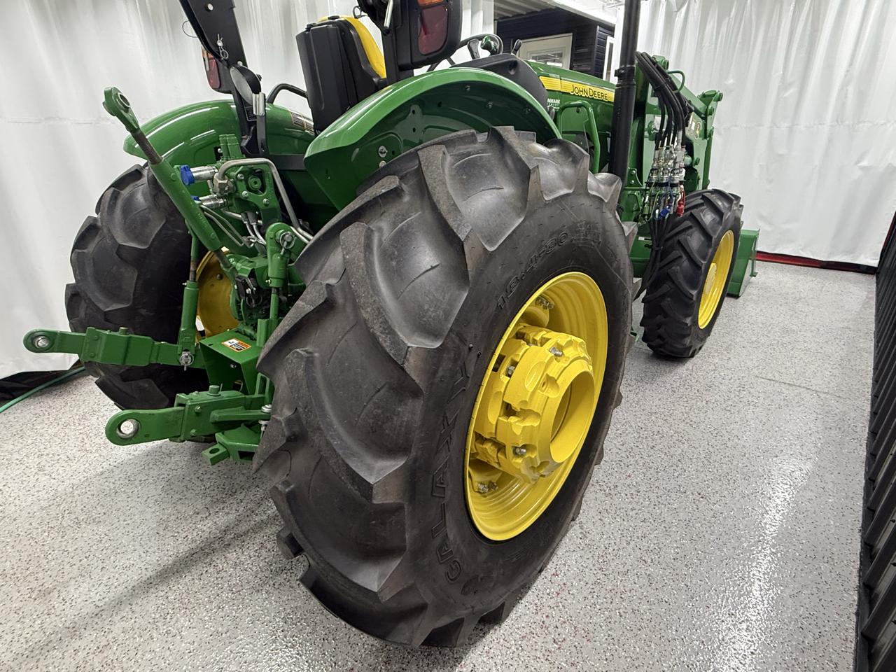 John Deere 5100E  2015