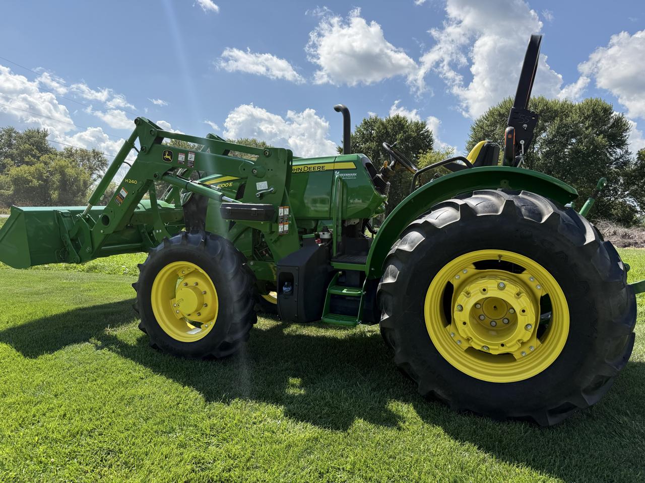 John Deere 5100E  2015