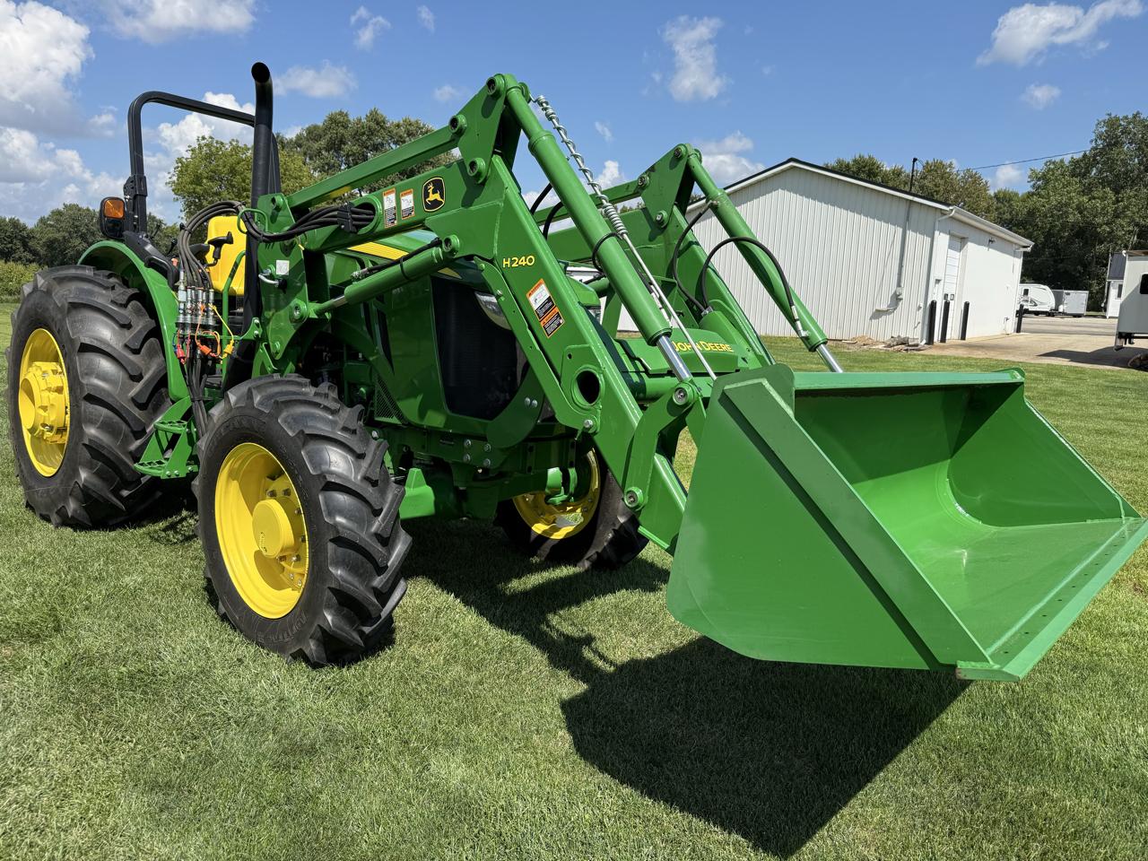 John Deere 5100E  2015