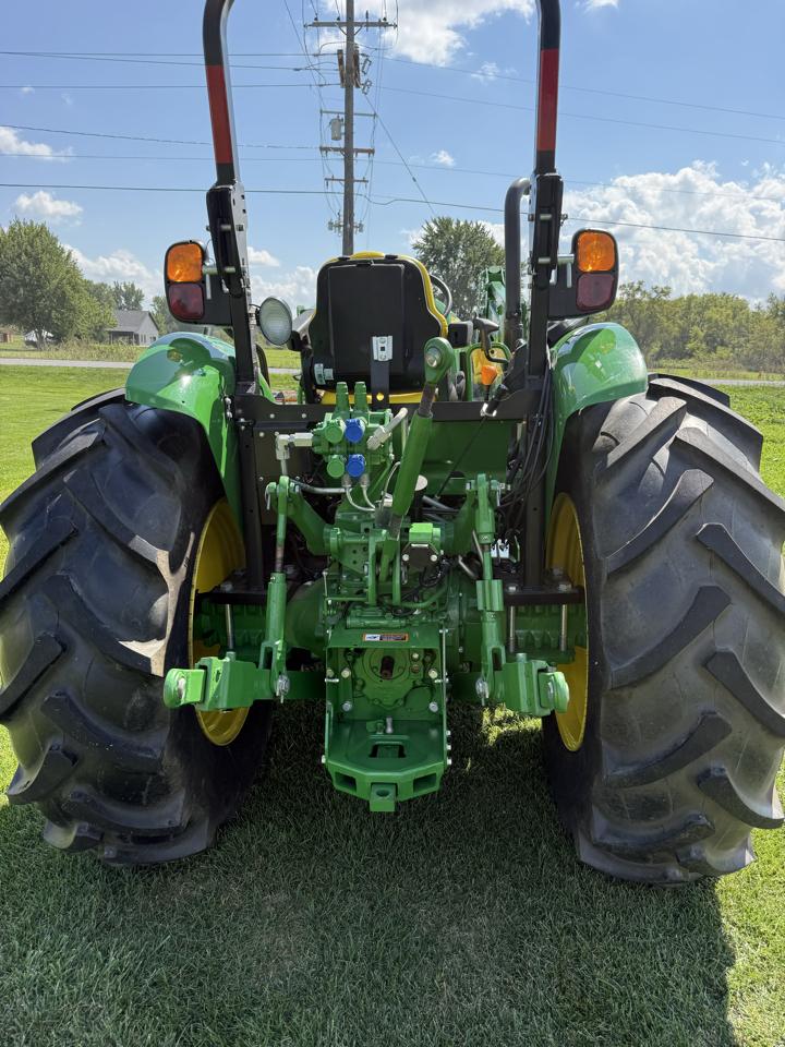 John Deere 5100E  2015