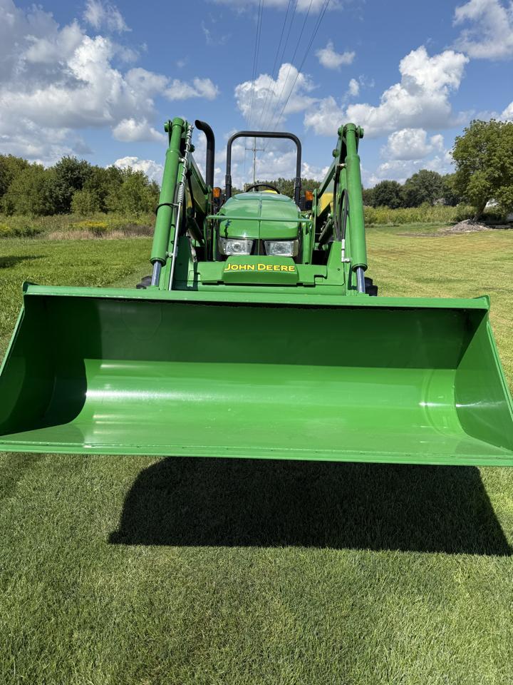 John Deere 5100E  2015