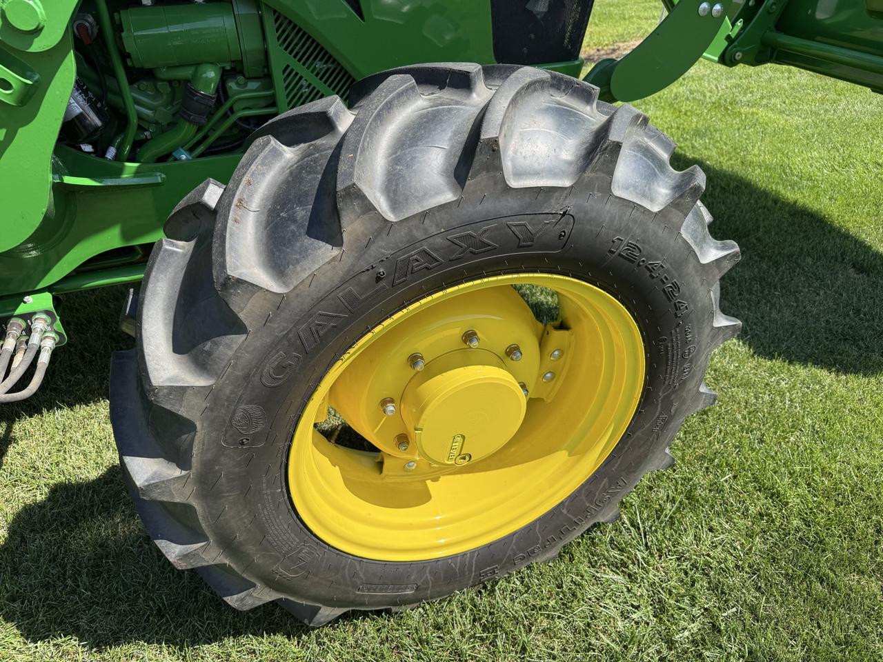 John Deere 5100E  2015