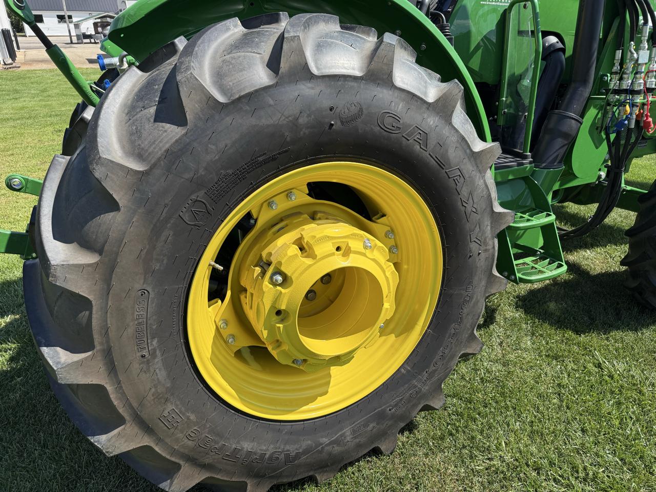 John Deere 5100E  2015