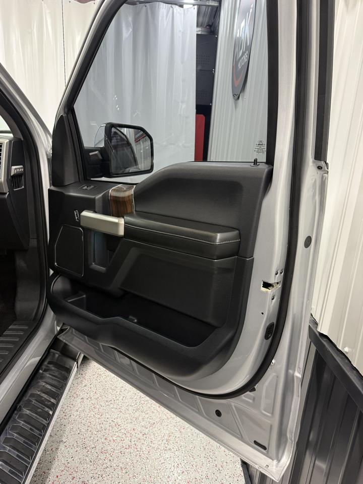 Ford F-150 Lariat SuperCrew 5.5-ft. Bed 4WD 2016