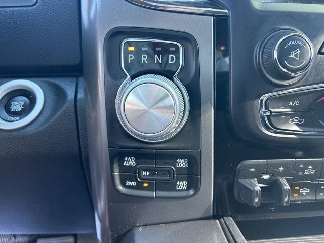 RAM 1500 Sport Crew Cab 4WD 2017 RAM 1500 Sport Crew Cab 4WD 2017