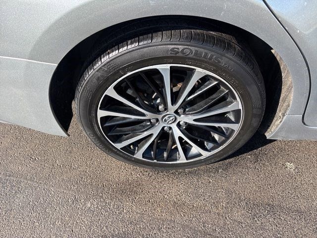 Toyota Camry SE 2020