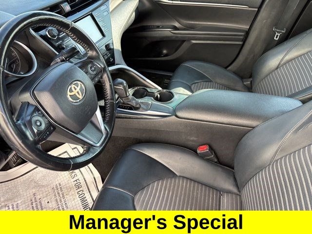 Toyota Camry SE 2020