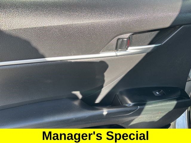 Toyota Camry SE 2020