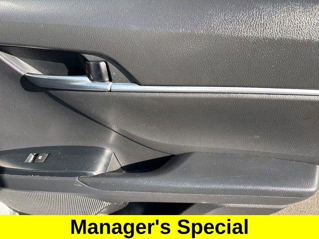 Toyota Camry SE 2020