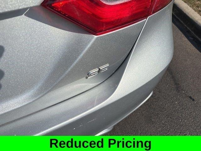 Toyota Camry SE 2020