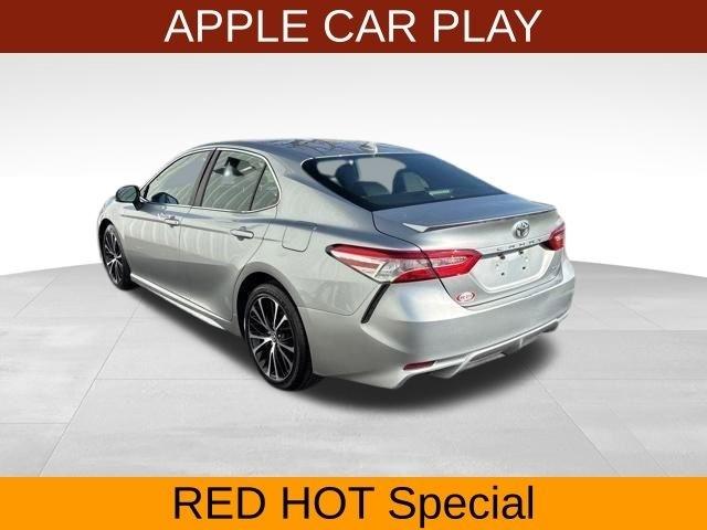 Toyota Camry SE 2020