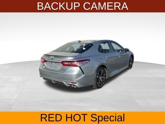 Toyota Camry SE 2020