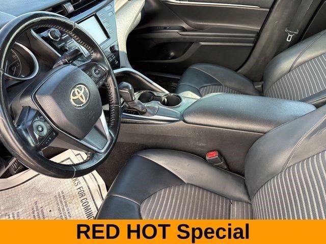 Toyota Camry SE 2020