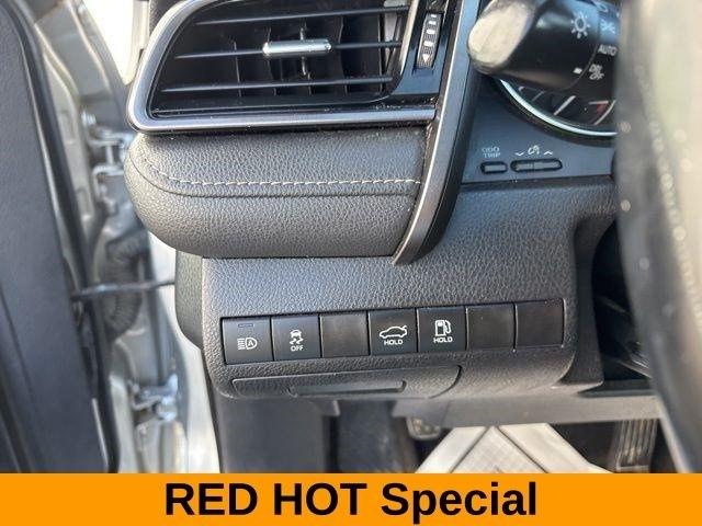 Toyota Camry SE 2020