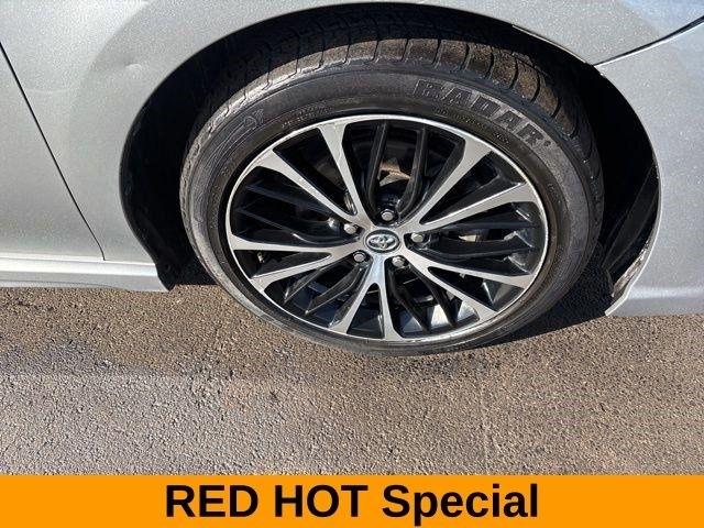 Toyota Camry SE 2020