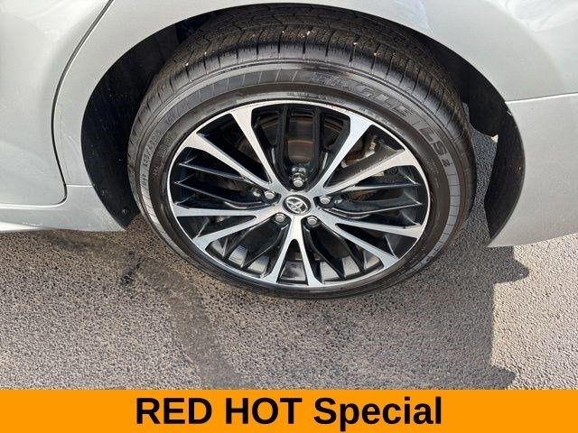 Toyota Camry SE 2020