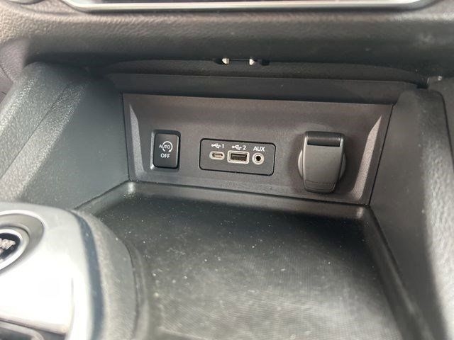 Nissan Sentra SV 2024