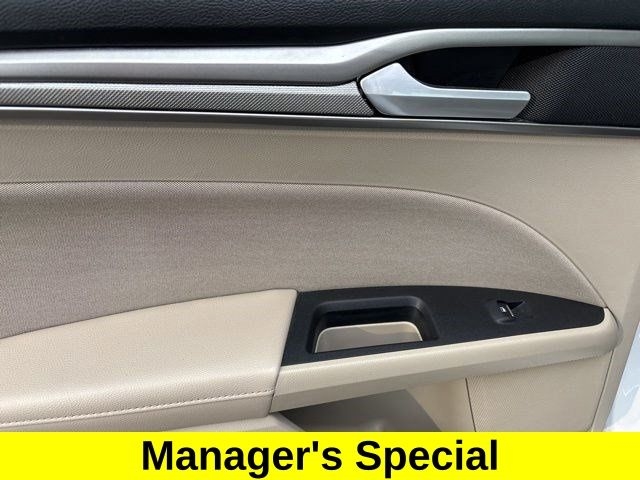 Ford Fusion Hybrid SE 2019