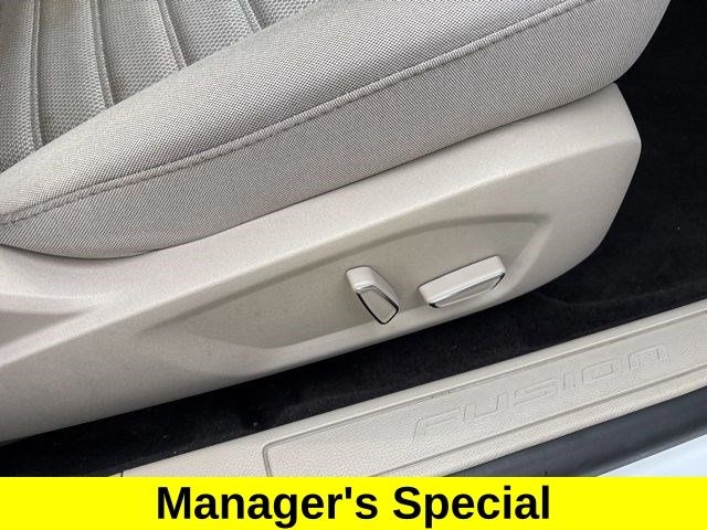 Ford Fusion Hybrid SE 2019