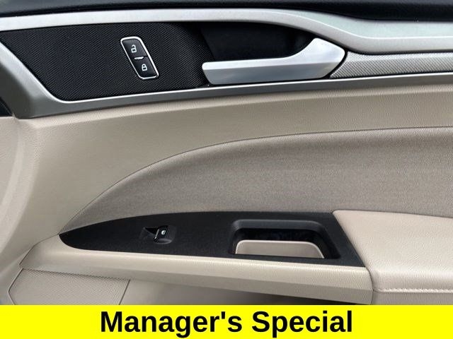 Ford Fusion Hybrid SE 2019