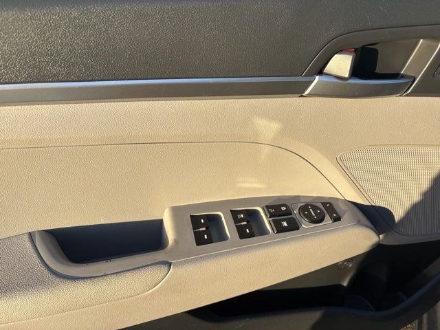 Hyundai Elantra SE 2019