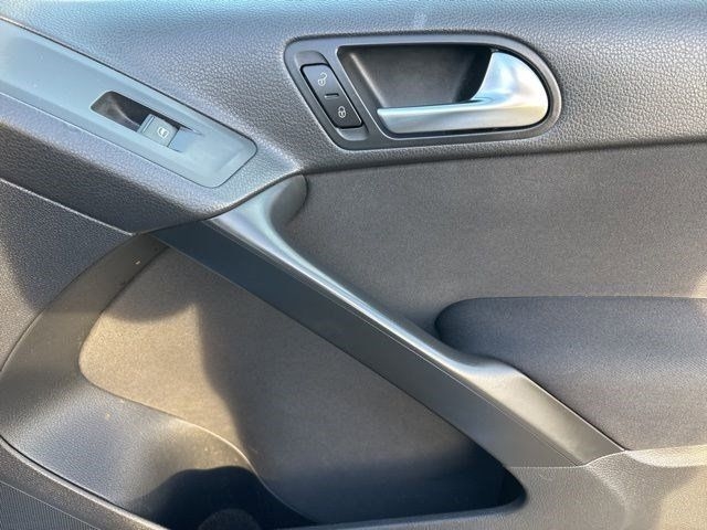 Volkswagen Tiguan Limited  2017 Volkswagen Tiguan Limited  2017