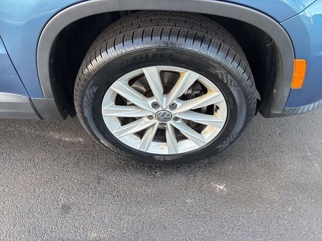 Volkswagen Tiguan Limited  2017 Volkswagen Tiguan Limited  2017