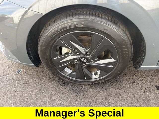 Hyundai Elantra SEL 2023