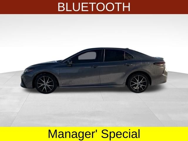 Toyota Camry SE 2022