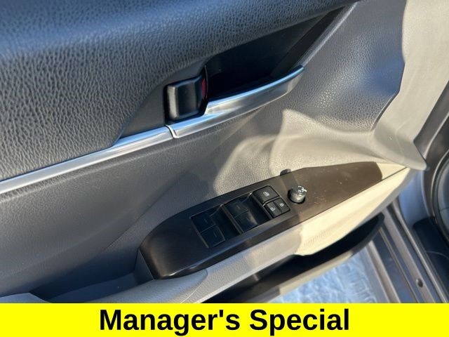 Toyota Camry SE 2022