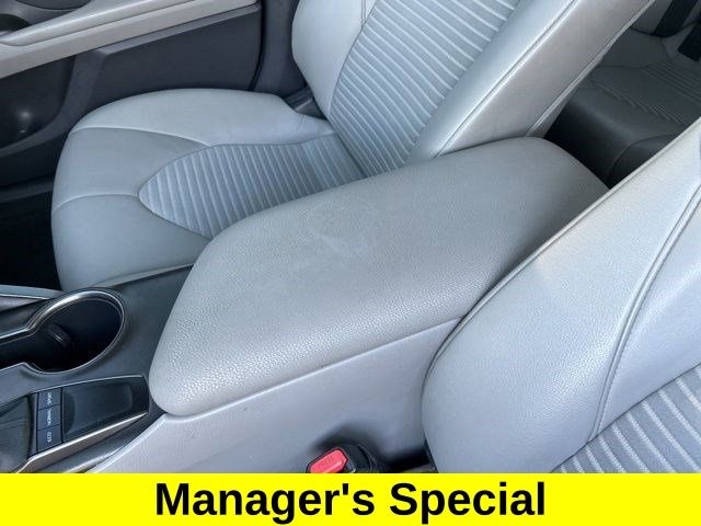 Toyota Camry SE 2022