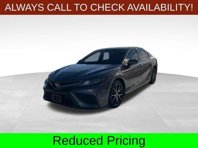 Toyota Camry SE 2022