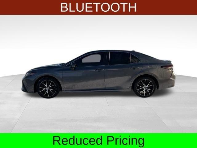 Toyota Camry SE 2022