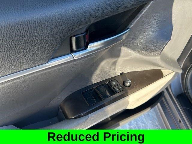 Toyota Camry SE 2022