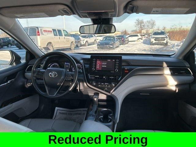 Toyota Camry SE 2022