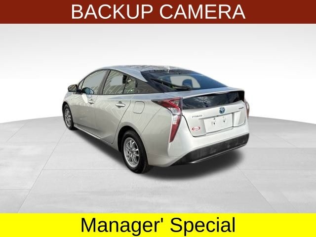 Toyota Prius Two 2016