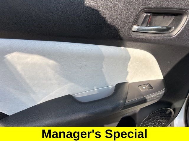 Toyota Prius Two 2016