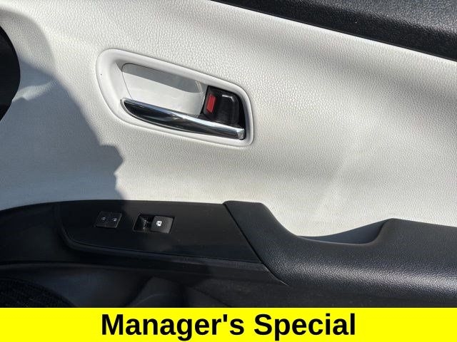 Toyota Prius Two 2016