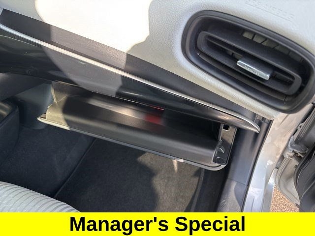 Toyota Prius Two 2016