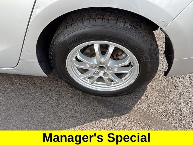 Toyota Prius Two 2016