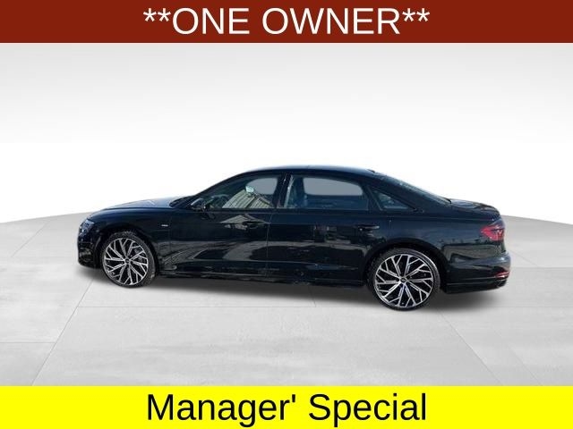 Audi A8  2022