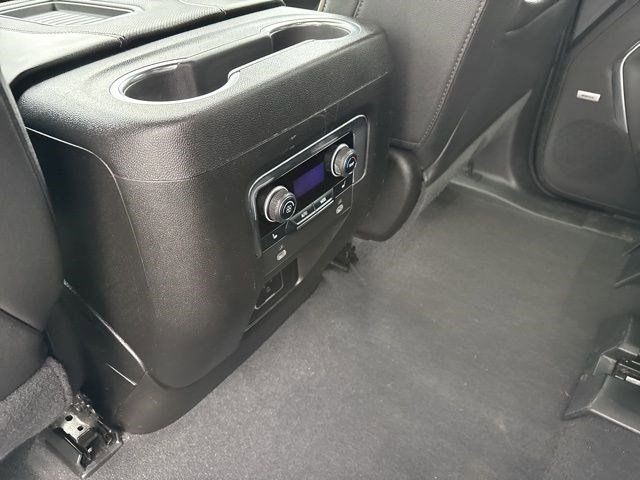 Chevrolet Suburban Premier 2023