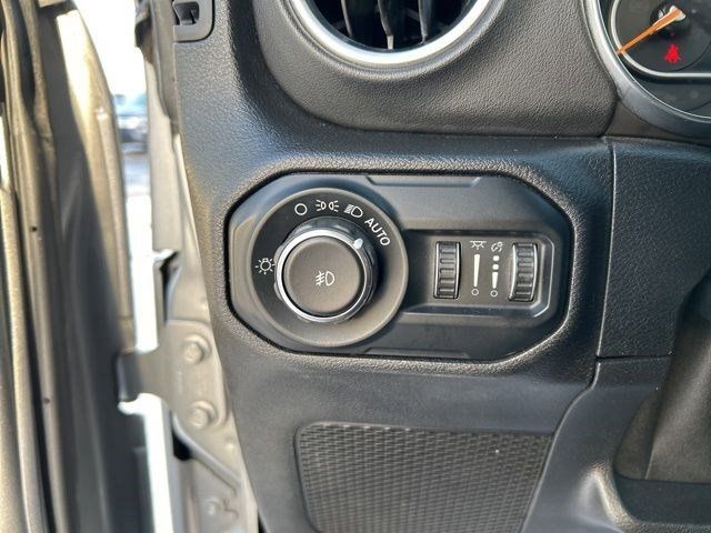 Jeep Wrangler Unlimited Sahara 4WD 2018