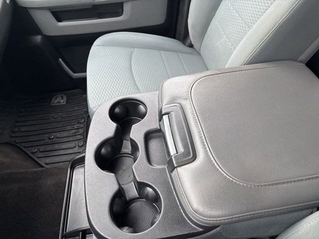 RAM 1500 SLT Crew Cab 4WD 2017