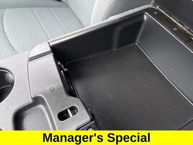 RAM 1500 SLT Crew Cab 4WD 2017