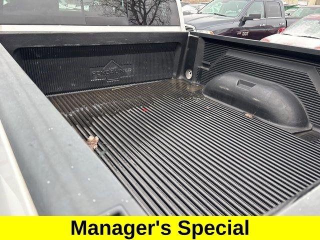 RAM 1500 SLT Crew Cab 4WD 2017